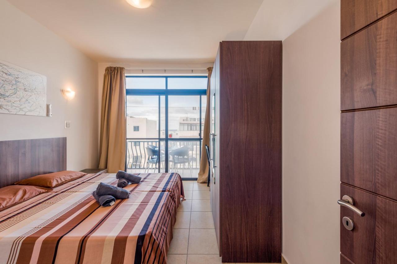 Seashells Apartments With Terrace, Just Off The Seafront In Bugibba - By Getawaysmalta 세인트폴스베이 외부 사진