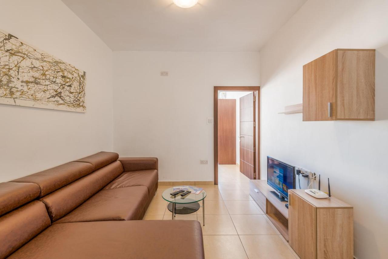 Seashells Apartments With Terrace, Just Off The Seafront In Bugibba - By Getawaysmalta 세인트폴스베이 외부 사진