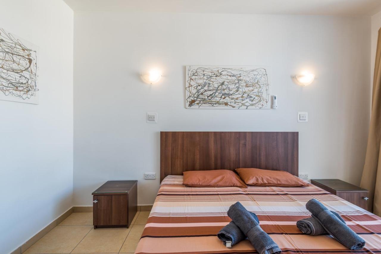 Seashells Apartments With Terrace, Just Off The Seafront In Bugibba - By Getawaysmalta 세인트폴스베이 외부 사진