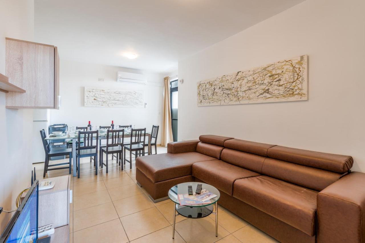 Seashells Apartments With Terrace, Just Off The Seafront In Bugibba - By Getawaysmalta 세인트폴스베이 외부 사진