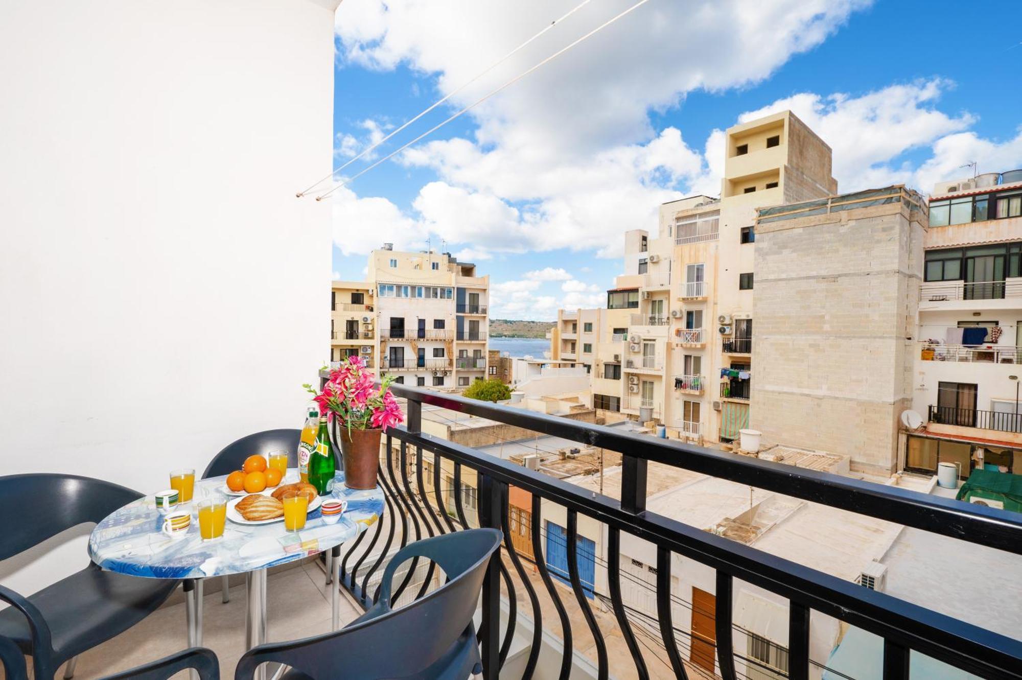 Seashells Apartments With Terrace, Just Off The Seafront In Bugibba - By Getawaysmalta 세인트폴스베이 외부 사진
