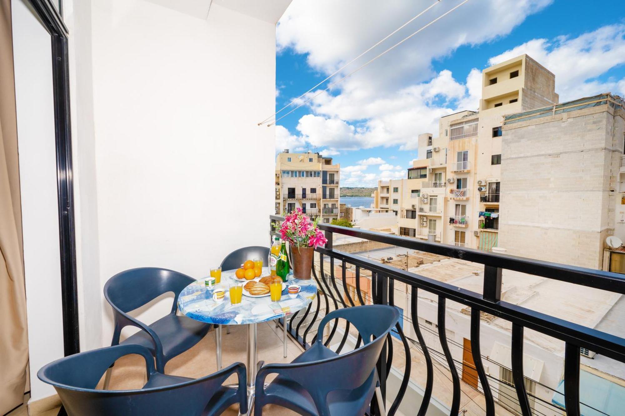 Seashells Apartments With Terrace, Just Off The Seafront In Bugibba - By Getawaysmalta 세인트폴스베이 외부 사진