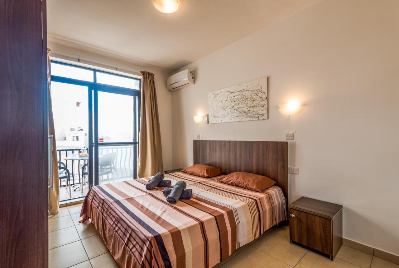 Seashells Apartments With Terrace, Just Off The Seafront In Bugibba - By Getawaysmalta 세인트폴스베이 외부 사진
