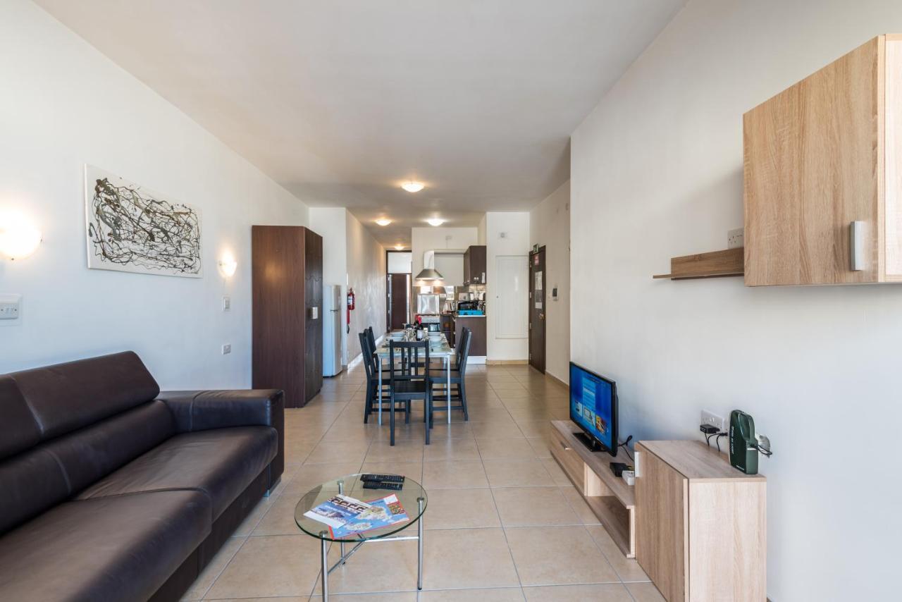 Seashells Apartments With Terrace, Just Off The Seafront In Bugibba - By Getawaysmalta 세인트폴스베이 외부 사진